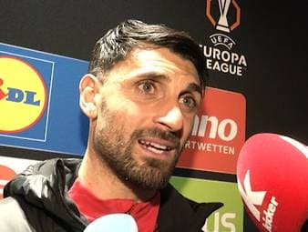 Vincenzo Grifo erzielt beim 2:0-Sieg des SC Freiburg gegen Utrecht erneut ein Freistoßtor. Freiburg-Kapitän Christian Günter lobt seinen Mitspieler aus dem Hintergrund.