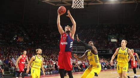 Der FC Bayern München Basketball ist in der EuroLeague bei Panathinaikos Athen gefordert