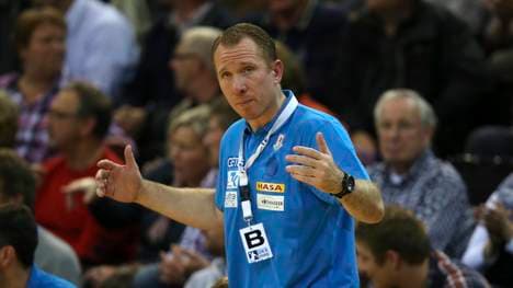 Frank Carstens als Trainer des SC Magdeburg im DHB Pokal 2013
