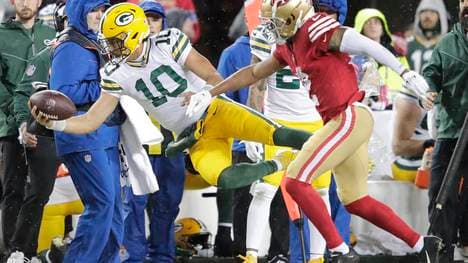 Jordan Love (l.) und die Green Bay Packers sind aus den NFL-Playoffs ausgeschieden