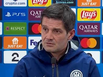 Mit 1:3 verlor Inter Mailand gegen Bodo/Glimt und muss nun um das Weiterkommen in der Champions League bangen. Trainer Cristian Chivu macht vor allem den Kunstrasen für die Niederlage verantwortlich.