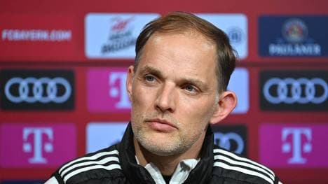 Thomas Tuchel spricht am Freitag in der Pressekonferenz vor dem Spiel gegen RB Leipzig