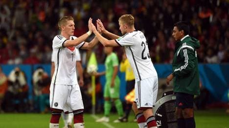 Die Weltmeister Bastian Schweinsteiger und Christoph Kramer liegen in der Gunst der EM-Fans als Experten nicht an erster Stelle