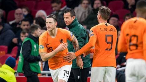 Wout Weghorst (l.) fährt mit Oranje zur EM