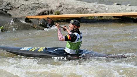 Elena Lilik jubelt über ihren ersten Weltcupsieg