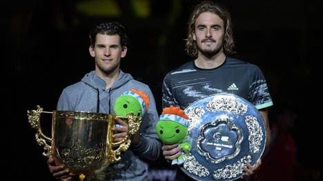 Erst vor sechs Wochen trafen Tsitsipas (r.) und Thiem im Finale von Peking aufeinander - mit dem besseren Ende für Thiem