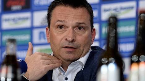 Christian Heidel lässt die Spieler des FC Schalke 04 wieder in Düsseldorf wohnen