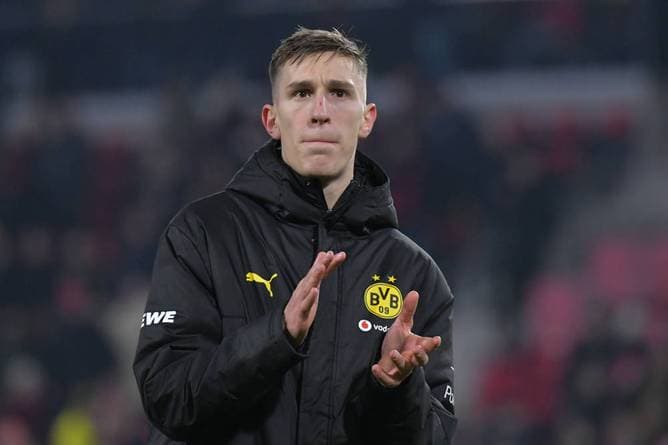 Höwedes mit Rat an Schlotterbeck