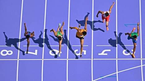 Wer ist vorn? Manuel Mordi (Bahn 5) zitterte mit