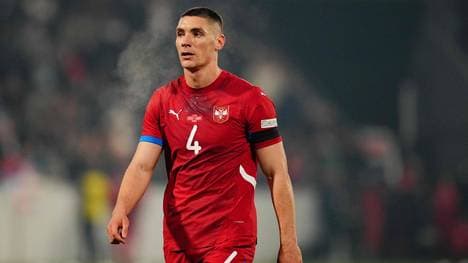 Serbien (im Bild: N. Milenkovic) geht als Favorit in das Duell gegen Albanien