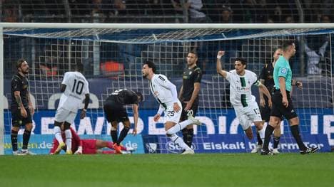 Ramy Bensebaini erzielte das Tor zum 2:2, was anschließend jedoch aberkannt wurde