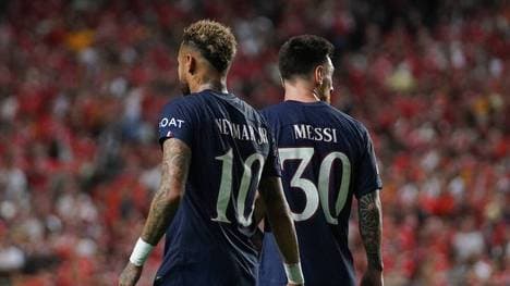 Lionel Messi (r.) fällt gegen Benfica aus
