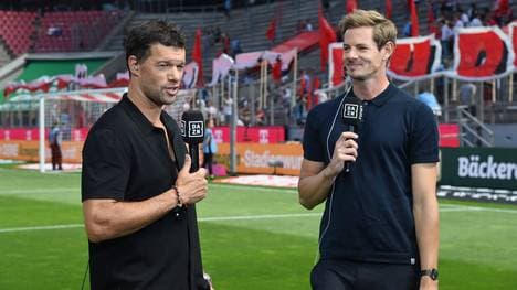 DAZN-Moderator Alex Schlüter mit Experte Michael Ballack