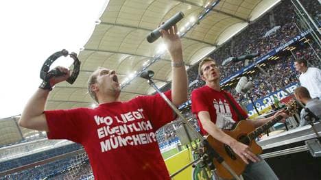 Fussball: 1. BL 03/04, HSV - FC Bayern Muenchen