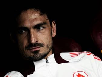 Roma-Fans buhen Hummels aus