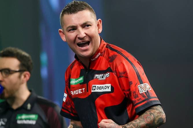 Aspinall behält die Nerven