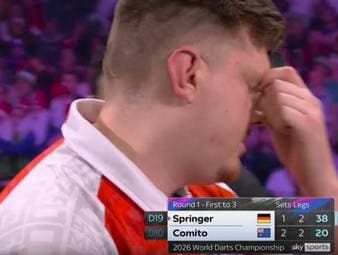 Niko Springer verliert seinen Erstrundenpartie bei der Darts-WM völlig überraschend gegen Joe Comito. Das letzte Leg ist sinnbildlich für den Nervenkrimi. 