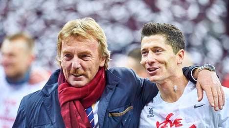 Zbigniew Boniek (links) hofft auf viele Tore von Robert Lewandowski bei der WM