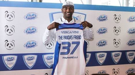 Metta World Peace bei der Präsentation in Cantu