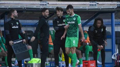 Maximilian Bauer wurde nach dem üblen Zusammenprall ausgewechselt