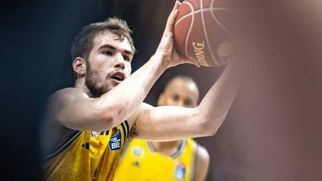 Malte Delow verlängert bei Alba