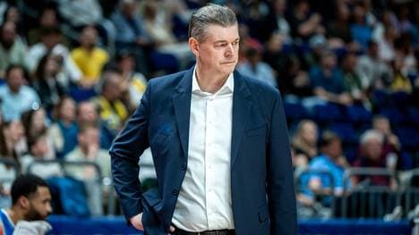 Seit März ist Perwas Cheftrainer in Frankfurt