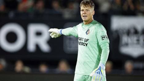 Ronald Koeman Jr. erzielt zwei Tore