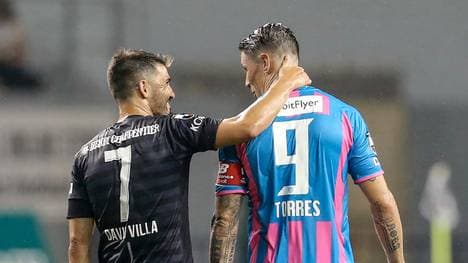 David Villa (links) spielt derzeot bei Vissel Kobe in der J-League