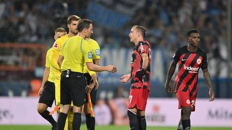 Mario Götze fällt in dieser Saison auch durch häufiges Meckern auf