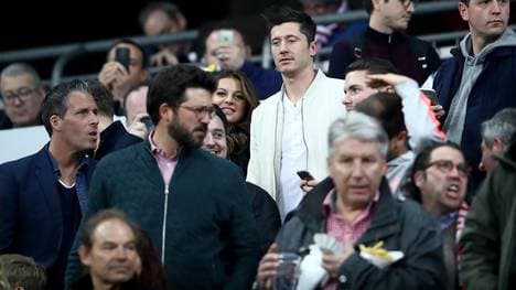 Robert Lewandowski (M.) saß gegen Real Madrid auf der Tribüne