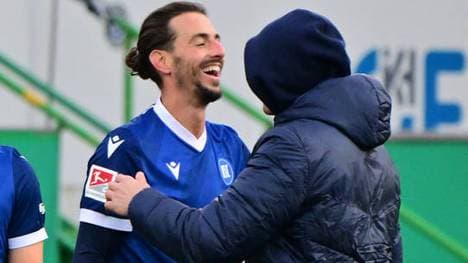 Dominik Salz (l.) bei seinem außergewöhnlichen Debüt in der 2. Bundesliga