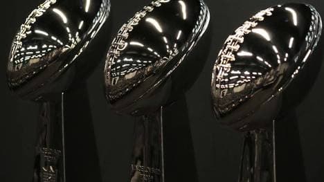 Der Gewinner des Super Bowl erhält in der NFL die Lombardi Trophy