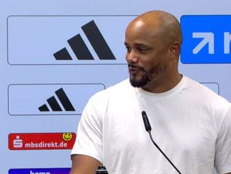 Im Spiel der Bayern gegen Union Berlin sah Torhüter Manuel Neuer bei einer Szene nicht gut aus. Sein Trainer reagiert auf seinen Patzer. 