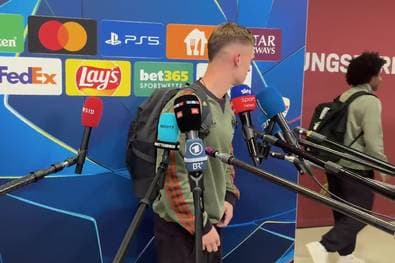 Gnabry handelt sich Frotzelei von Kimmich ein