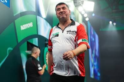 Suljovic lobt Littler - und setzt dadurch Spitze gegen Cullen