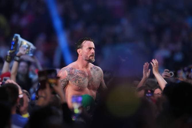 WWE-Legende attackiert Punk: "Ich glaube, er ist durch"