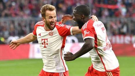 Harry Kane jubelt mit Dayot Upamecano