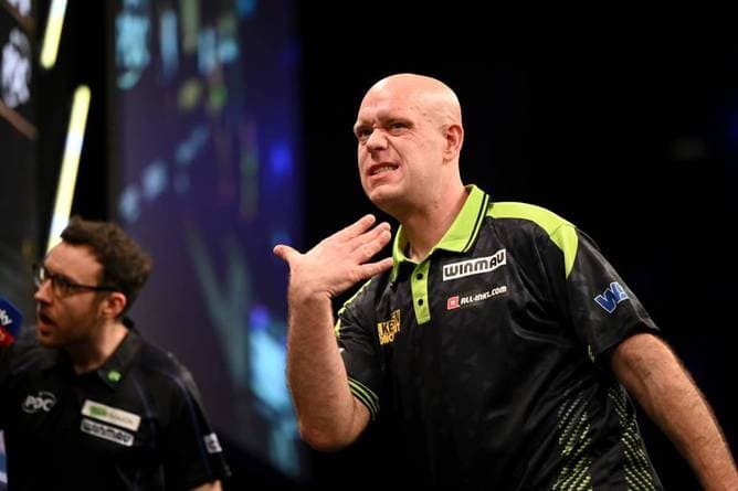 Price stiehlt MvG die Show