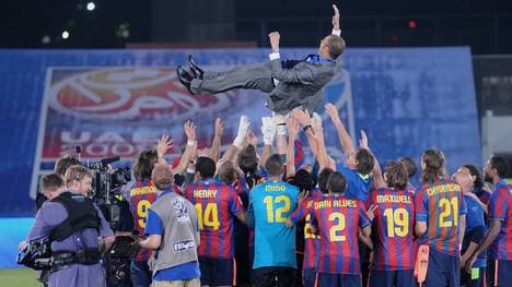 Der FC Barcelona lässt Trainer Pep Guardiola hochleben 