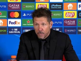 Nach dem 1:1 gegen Galatasaray analysiert Atlético-Trainer Diego Simeone die Leistung seiner Mannschaft. Er kritisiert die fehlende Konsequenz, betont aber, man solle die Schuld nicht nur den Stürmern zuschieben.