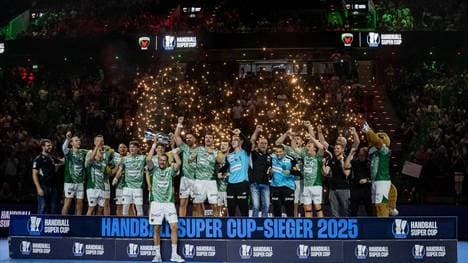 Die Füchse Berlin gewinnen den Supercup gegen den THW Kiel