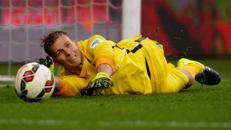 Dank des parierten Elfmeters von Felix Wiedwald im Finale gegen Valencia gewinnt Werder Bremen das Blitzturnier in Salzburg-Final  - Audi Quattro Cup 2015