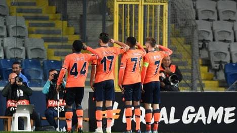 Spieler von Basaksehir Istanbul beim Torjubel