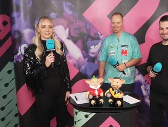 Max Hopp trifft in der zweiten Runde der Darts-WM auf Luke Woodhouse. Obwohl sein englischer Gegner ein "gefährlicher Mann" ist, ist die Stimmung vor dem Duell noch ausgelassen. 