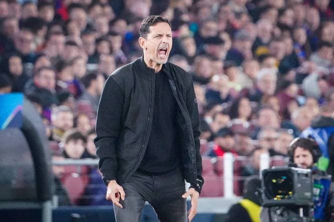 Toppmöller fordert Eintracht-Antwort