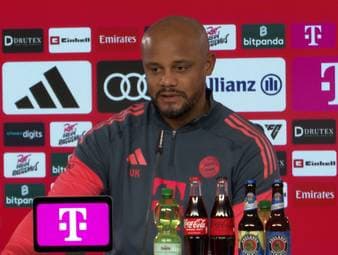Auf einer Pressekonferenz spricht Bayern-Trainer Vincent Kompany über Harry Kane und vergleicht seinen Stürmer mit Kevin de Bruyne und Toni Kroos.