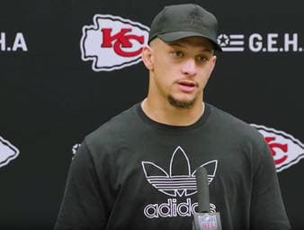 Nach der Pleite gegen die Dallas Cowboys steht Kansas City mit dem Rücken zur Wand. Patrick Mahomes und Coach Andy Reid geben die Marschroute vor, um die Hoffnungen auf die Playoffs am Leben zu erhalten.