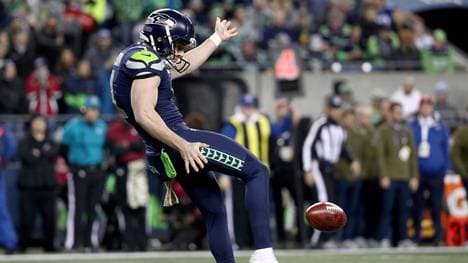 Michael Dickson von den Seattle Seahawks beim Punt