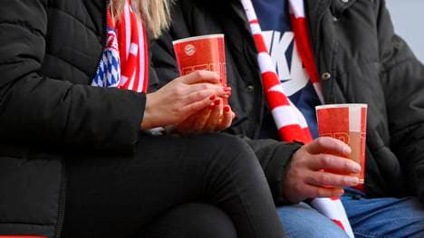 Bayern-Fans riefen zur Becher-Pfand-Spende für Gerd Müller auf
