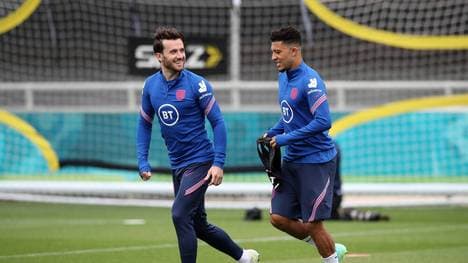 Jadon Sancho (r.) und Co. greifen bei der EM an